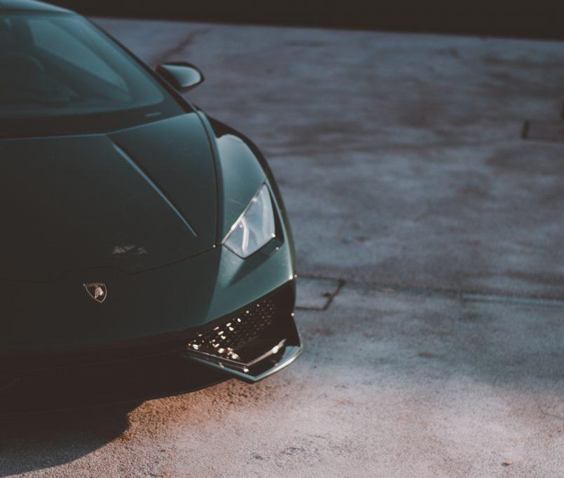 Face avant d'Aventador noir